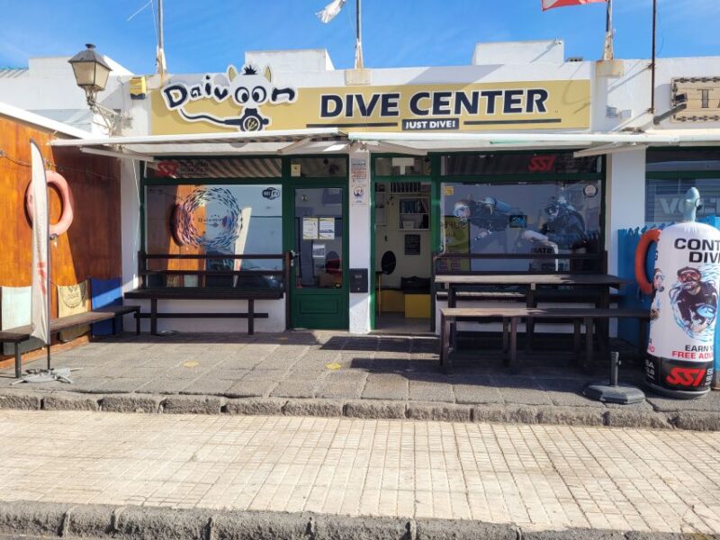 Lanzarote: Small Group Beginner Dive Course Costa Teguise - Key Points