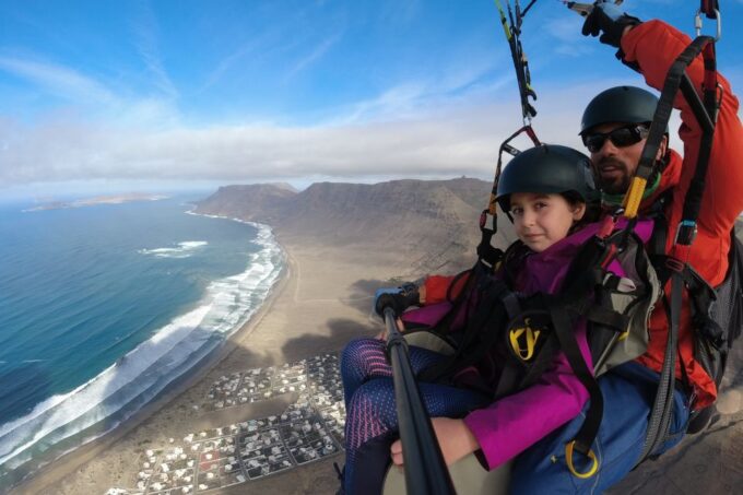 Lanzarote: Tandem Paragliding Flight Over Lanzarote - Customer Reviews and Feedback