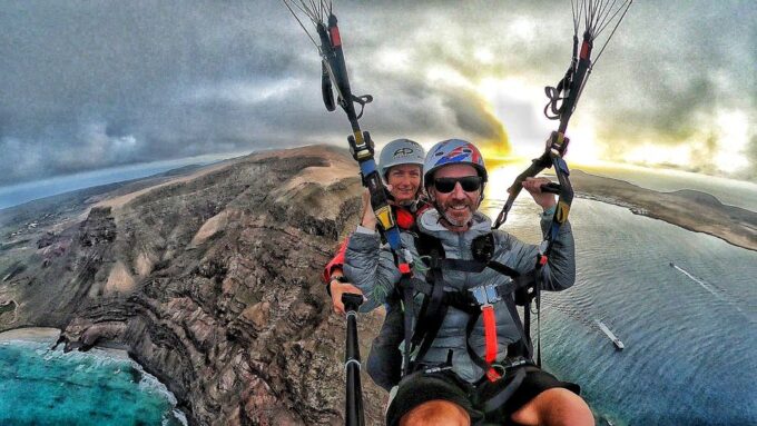 Lanzarote: Tandem Paragliding - Duration and Inclusions