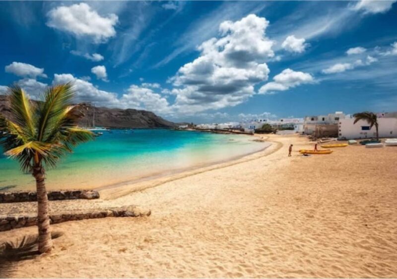 Lanzarote: Teguise Handicraft Market and La Graciosa Island - Old Church and Aloe Vera