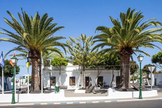 Lanzarote: Timanfaya Park and Jameos Del Agua Full-Day Tour - National Park and Caves Exploration