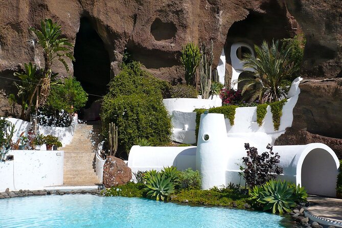 Lanzarote Tour: Lagomar Museum, Guatiza Cactus Garden & La Graciosa Island - Reserve Now and Pay Later