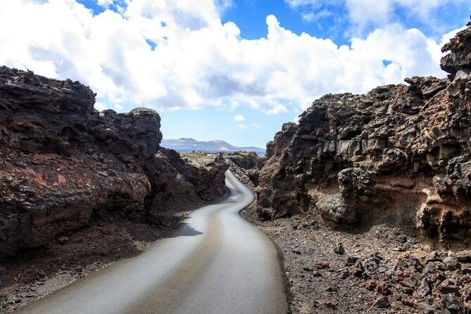 Lanzarote Volcanoes Tour Departing From Fuerteventura - Tour Overview
