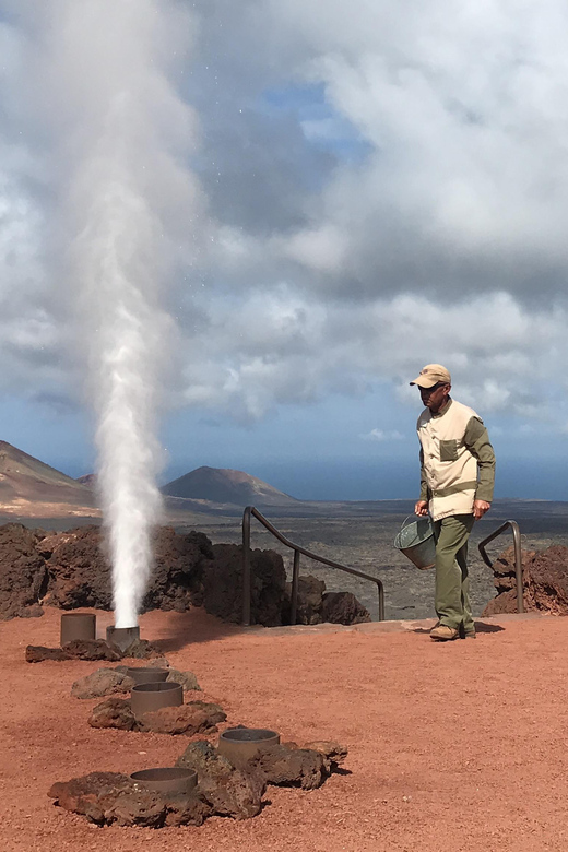 LANZAROTE'S VOLCANIC ESSENCE TOUR FROM FUERTEVENTURA - Itinerary Highlights