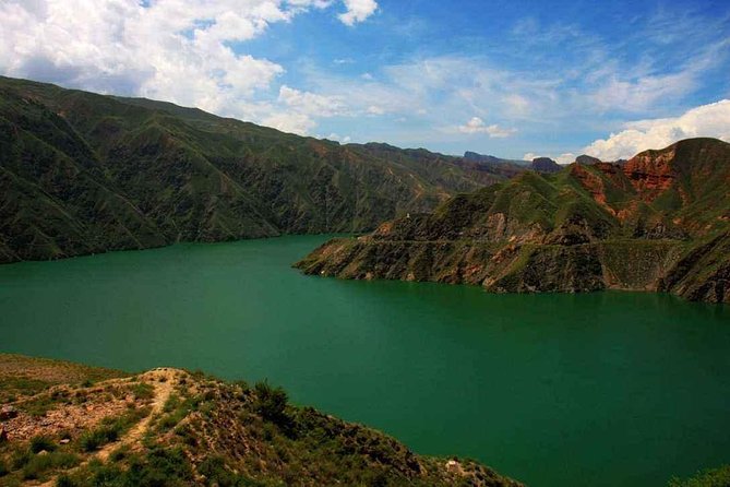 Lanzhou Private Day Tour: Binglingsi Grottoes and Liujiaxia Gorge - Private Tour Experience