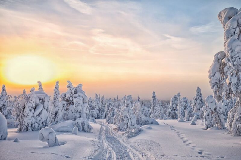 Lapland: The Frozen Waterfalls of Korouoma Tour - Traditional Lappish Campfire Lunch