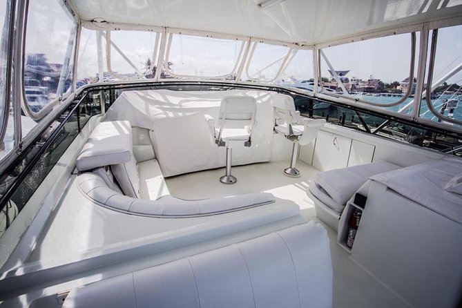 Largest Party Yacht VIP in Cancun up to 25 Persons / 25P2 - Accessibility and Reviews