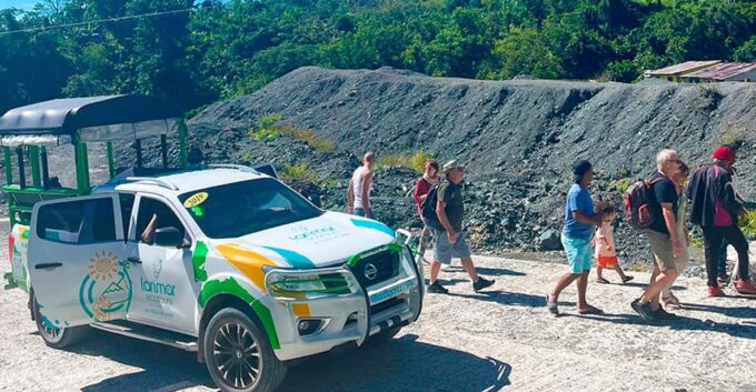 Larimar Mine and Playa Paraiso Beach Day Trip - Tour Experience
