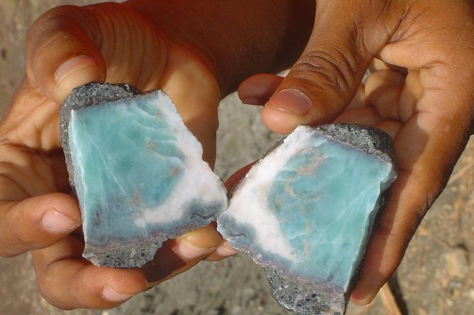 Larimar Mine Tour - Location and Background