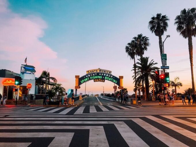 LA's Iconic Gems: Half-Day Star-Studded Adventure - Luxurious Beverly Hills Tour