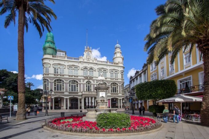 Las Palmas, Botanical Gardens and Bandama Volcano Tour - Transportation Details