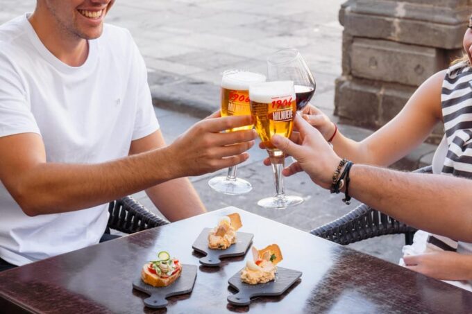 Las Palmas: Gourmet Tapas and Wine Tour in the Old Town - Indulging in Local Flavors