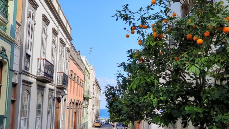 Las Palmas: Old Town Highlights Self-Guided Walking Tour - Interactive Experience
