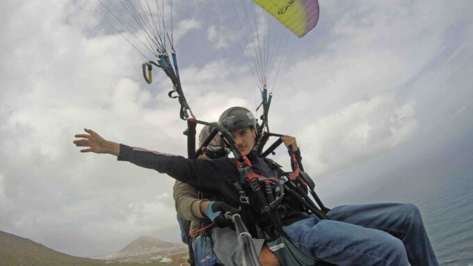 Las Palmas: Paragliding Tandem Flight With Instructor - Frequently Asked Questions