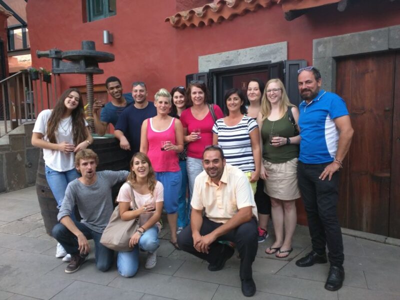Las Palmas: Private Old City Guided Walking Tour With Tapas - Key Points