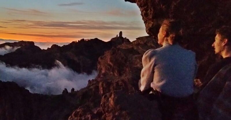 Las Palmas: Sunset & Night Sky Guided Astronomy Hiking Tour - Meeting and Logistics