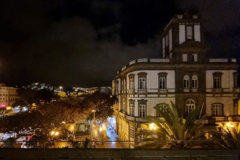 Las Palmas: Tapas and Drinks in the Beauty of the Old City - Language and Guide