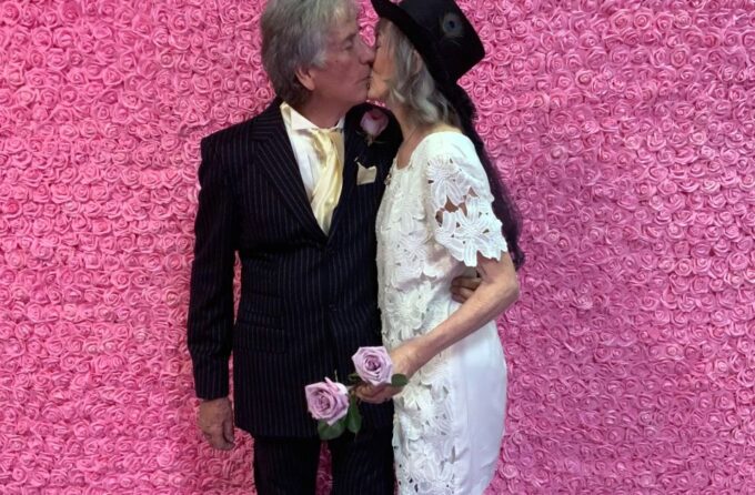 Las Vegas: Area 51 Wedding Ceremony + Stunning Photography - Accessible and Multilingual