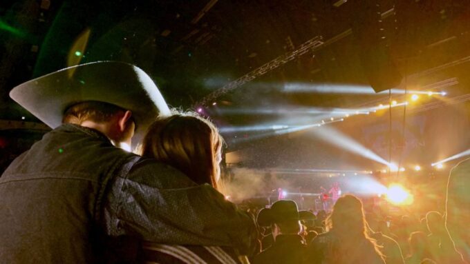 Las Vegas: Country Bar Crawl by Party Bus W/ Mixed Drinks - Getting to the Meeting Location