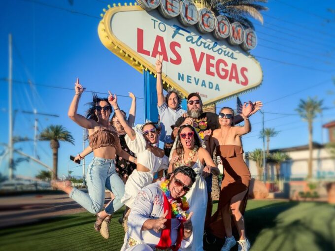 Las Vegas: Elvis Wedding With Las Vegas Sign Photos Included - Booking and Legal Requirements