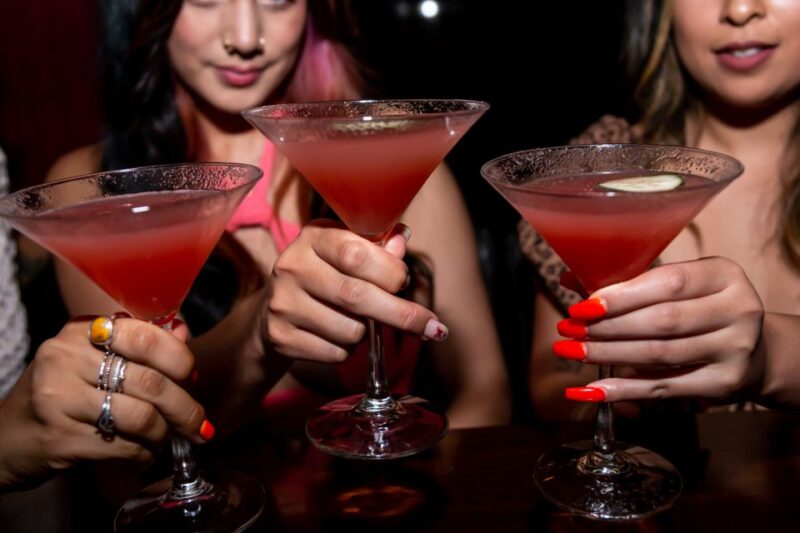Las Vegas: Fremont Experience Guided Walking Tour & Drinks - Experience Highlights