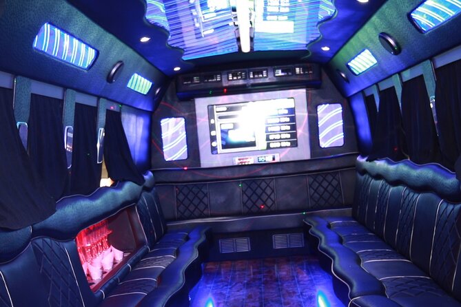 Las Vegas Fremont Street Bar Crawl - Key Points