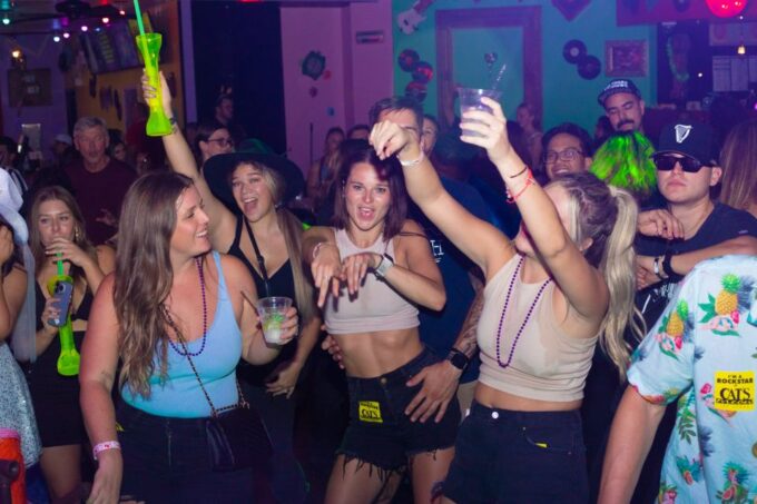 Las Vegas Fremont Street Bar Crawl (Party Bus Add-On Option) - Gratuity for the Guide