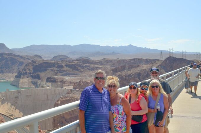 Las Vegas: Grand Canyon, Hoover Dam & 7 Magic Mountains Tour - Stunning Scenery and Attractions