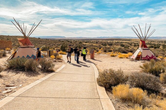Las Vegas: Grand Canyon West Tour, Lunch & Optional Skywalk - Scenic Viewpoints and Photo Stops