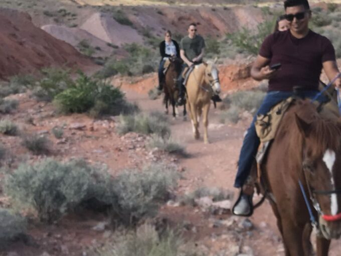 Las Vegas: Horseback Riding With Breakfast - Recommended Attire and Accessories