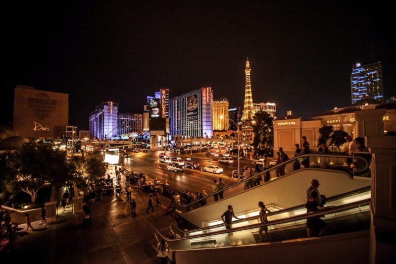 Las Vegas: Las Vegas Strip Night Tour With Spanish Guide - Itinerary of the Tour