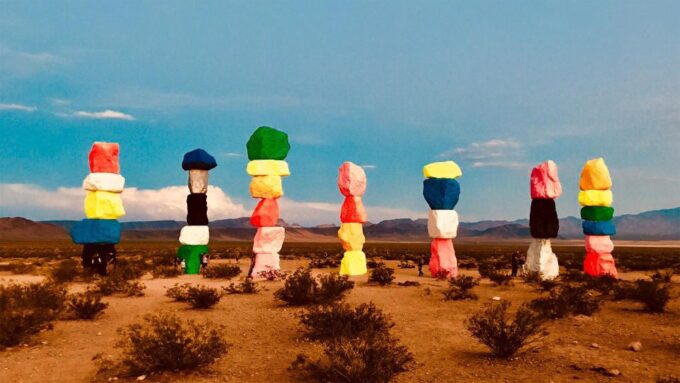 Las Vegas: Mojave, Red Rock Sign and 7 Magic Mountains Tour - Customer Reviews