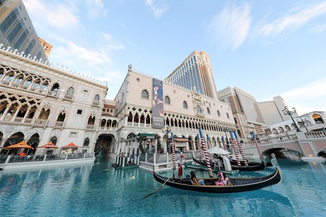 Las Vegas Night Flight by Helicopter With Lunch at Buddy Vs at Venetian Resort - Key Points