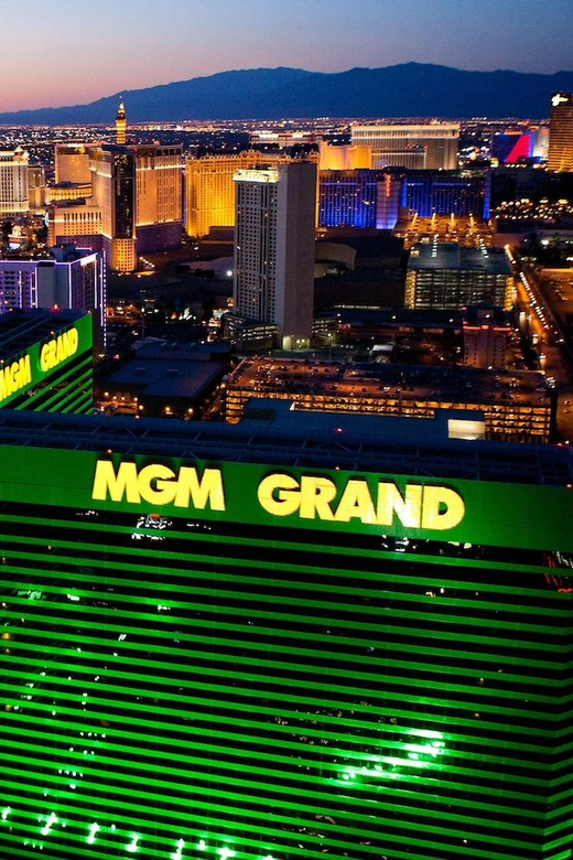 Las Vegas: Nighttime Helicopter Flight Over the Strip - Helicopter Features