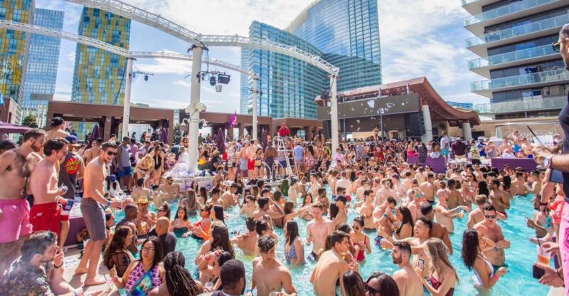 Las Vegas: Party Bus Day Club Tour With Drinks & Club Entry - Meeting Point and Requirements
