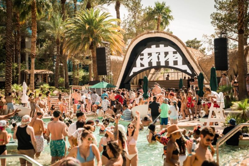 Las Vegas: Party Bus Day Club Tour With Drinks & Club Entry - Important Regulations and Restrictions