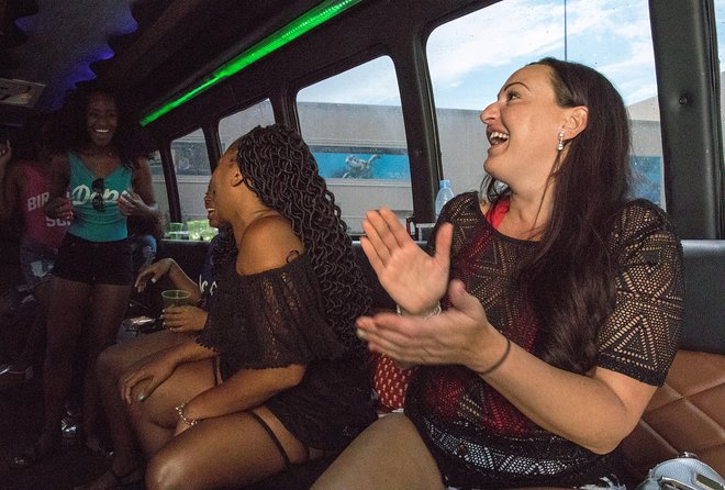 Las Vegas Pool Party Tour - Included Amenities