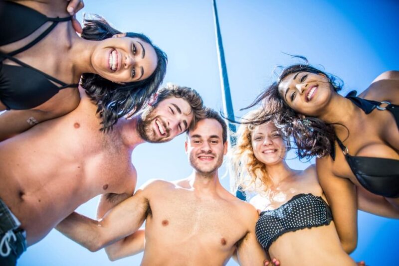 Las Vegas: Private Party Bus Day Club Crawl - Inclusions