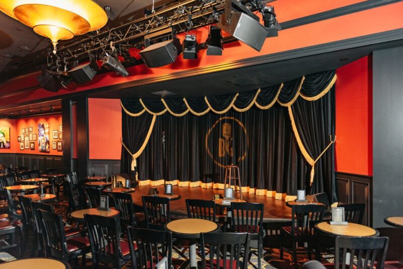 Las Vegas Strip: Brad Garrett's Comedy Club at MGM Grand - Venue Meeting Point