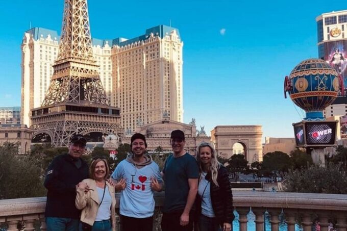 Las Vegas: Top Must-See Spots Las Vegas Strip Walking Tour - Iconic Sights and Hidden Gems