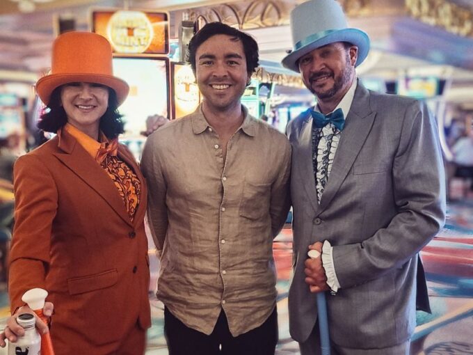 Las Vegas: Top Must-See Spots Las Vegas Strip Walking Tour - Food, Drinks, and Activities