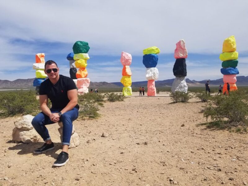 Las Vegas: Valley of Fire and Seven Magic Mountains Day Trip - Itinerary and Highlights