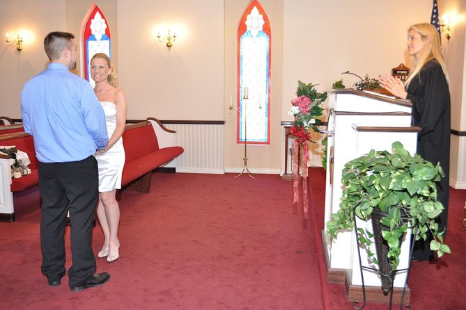 Las Vegas Wedding at A Special Memory Wedding Chapel - Limousine Transportation