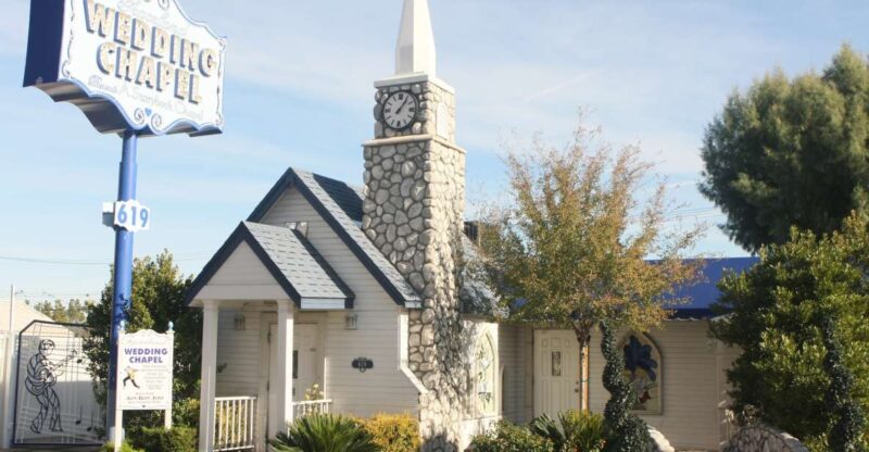 Las Vegas: Wedding or Vow Renewal at Graceland Chapel - Packages and Ceremony Details