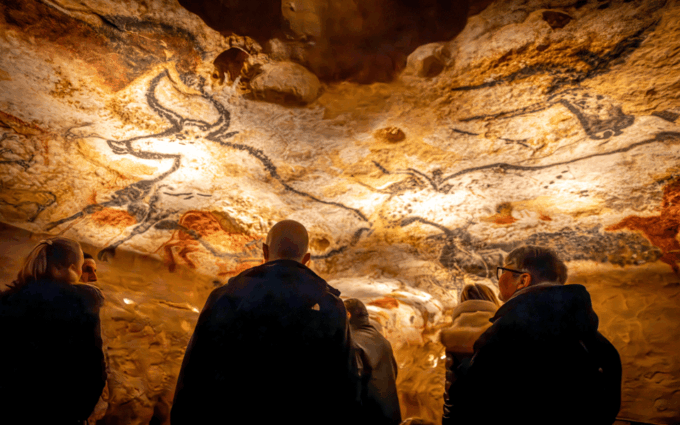 Lascaux IV: Full Replica Cave Experience Ticket - Tour and Audio Guide Options