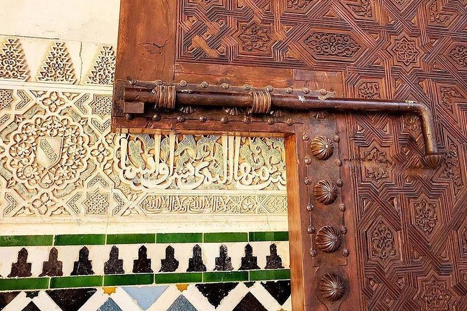 Last Tickets: Alhambra & Nasrid Palaces. Entry Time May Vary - Meeting and Pickup