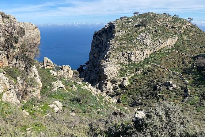 Lastos Hike by Art and Walk - Good To Know