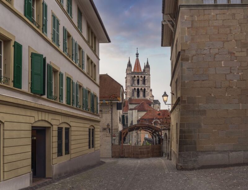 Lausanne: Express Walk With a Local in 60 Minutes - Inclusions