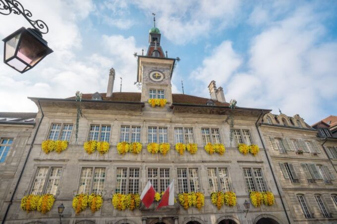 Lausanne: Express Walk With a Local in 60 Minutes - Getting There