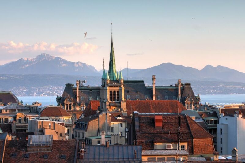 Lausanne Highlights Self Guided Scavenger Hunt & Tour - Exploring Lausanne Railway Station